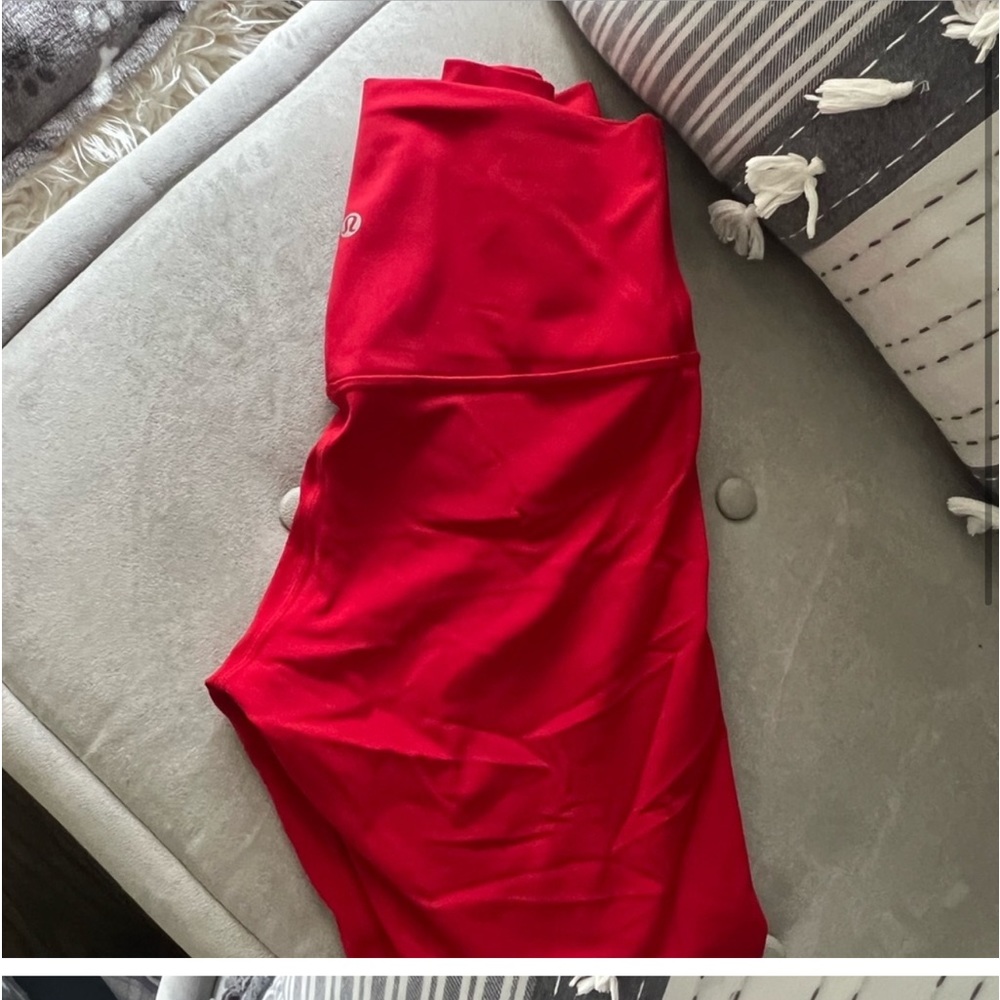 New without tags lululemon size 6 leggings